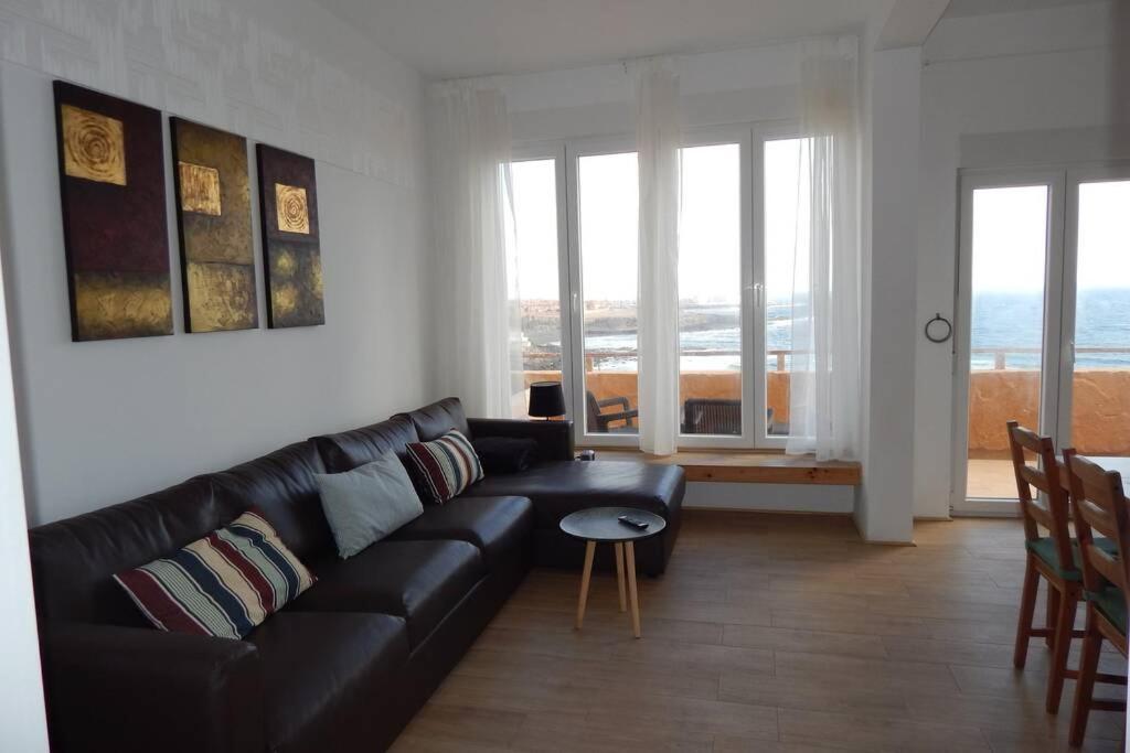 Big, Large Cozy Apartment With Sea View Ask For Additional Bedroom As An Extra Option Телде Екстериор снимка