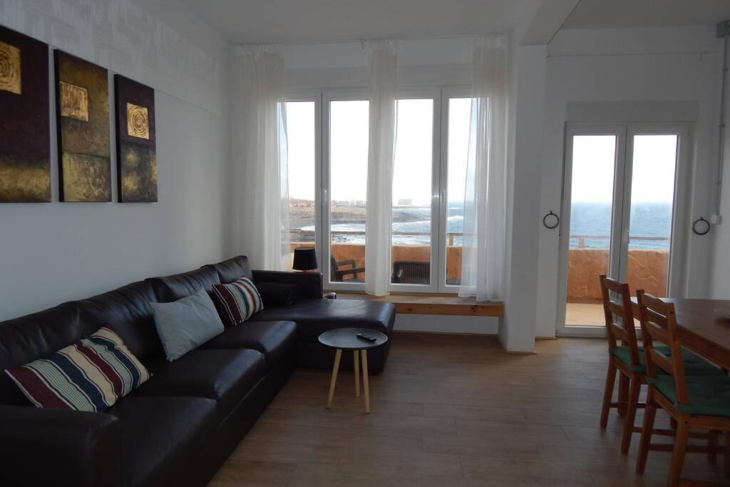 Big, Large Cozy Apartment With Sea View Ask For Additional Bedroom As An Extra Option Телде Екстериор снимка